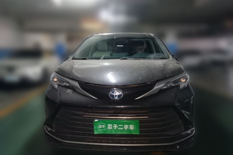 Used Toyota SIENNA 2021 2.5L Hybrid Premium Edition Front