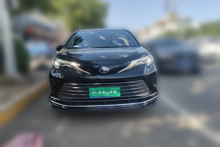 Used Toyota SIENNA 2021 2.5L Hybrid Luxury Edition Front