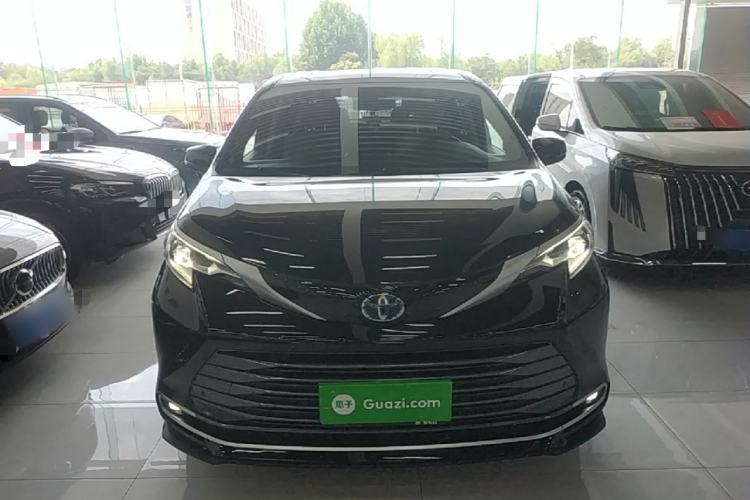 Used Toyota SIENNA 2021 2.5L Hybrid Luxury Edition Front