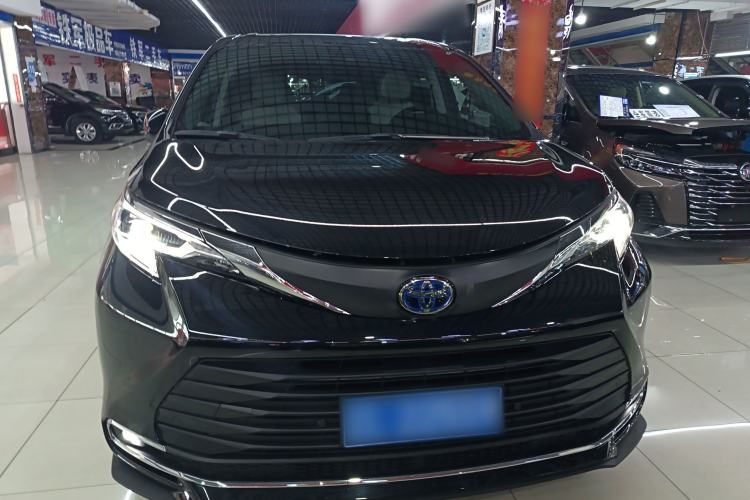 Used Toyota SIENNA 2021 2.5L Hybrid Comfort Edition Front