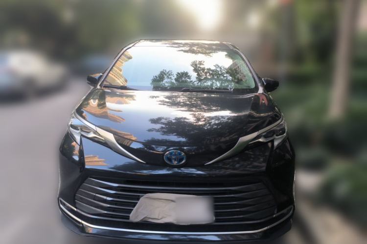 Used Toyota SIENNA 2021 2.5L Hybrid Premium Edition Front