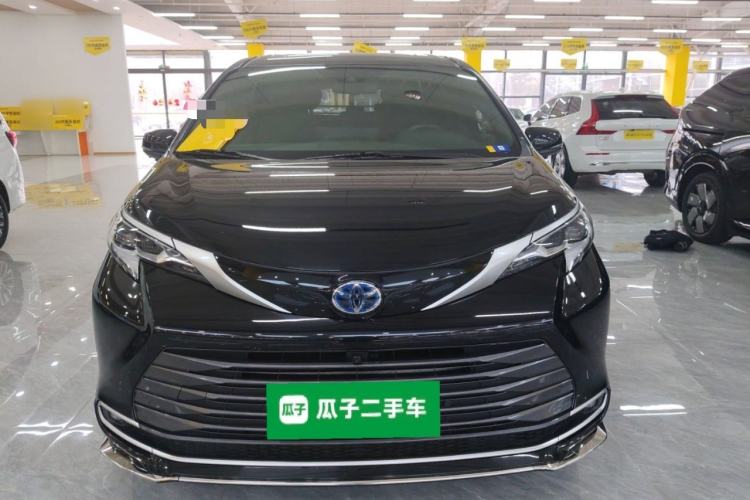Used Toyota SIENNA 2021 2.5L Hybrid Premium Edition Front