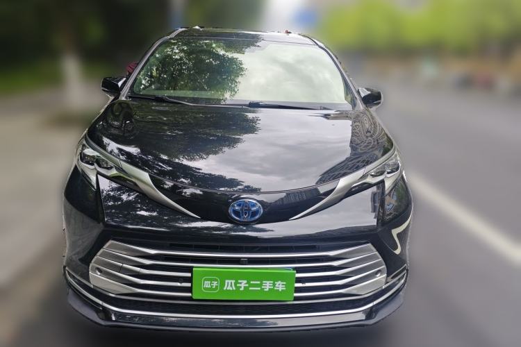 Used Toyota SIENNA 2021 2.5L Hybrid Platinum Edition Front