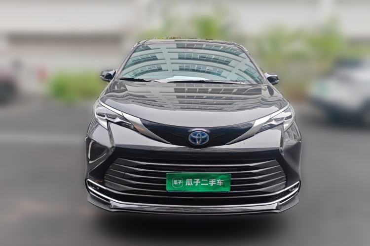 Used Toyota SIENNA 2021 2.5L Hybrid Luxury Edition Front