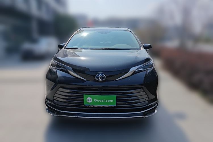 Used Toyota SIENNA 2021 2.5L Hybrid Comfort Edition Front