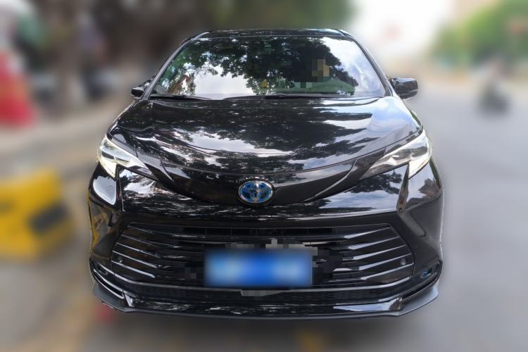 Used Toyota SIENNA 2021 2.5L Hybrid Platinum Edition Front