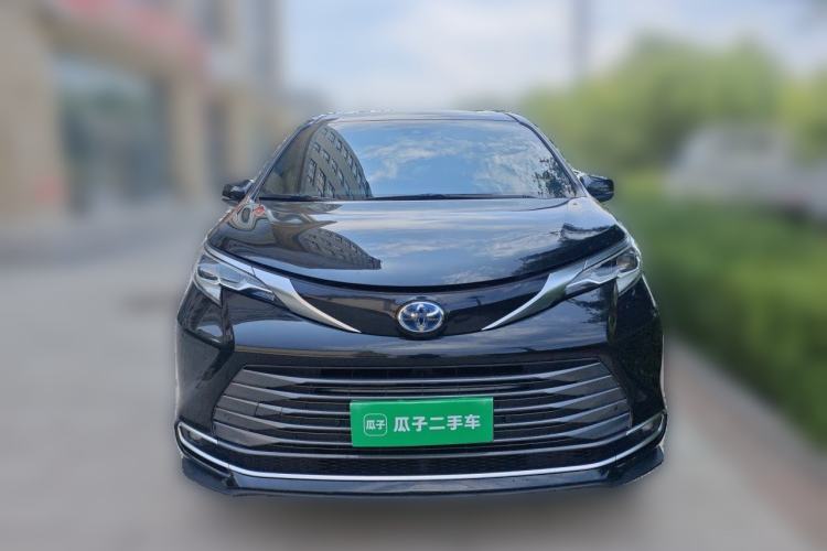 Used Toyota SIENNA 2021 2.5L Hybrid Premium Edition Front