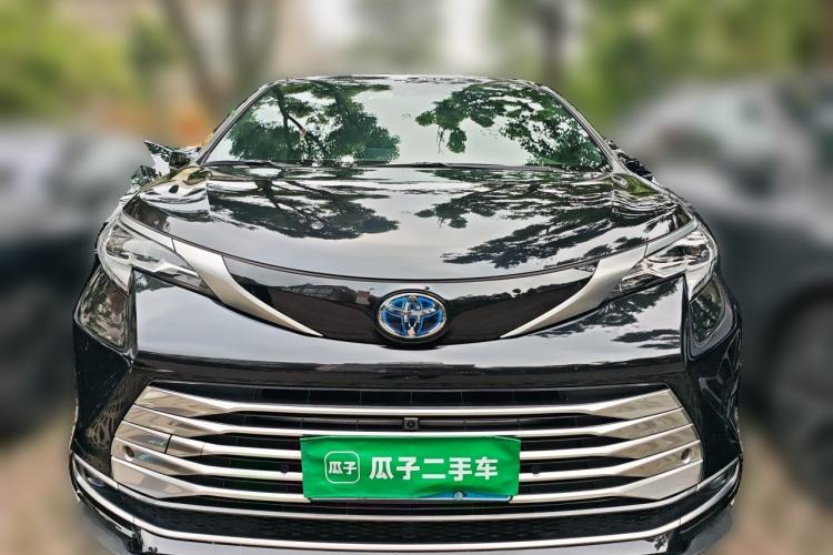 Used Toyota SIENNA 2021 2.5L Hybrid Platinum Edition Front
