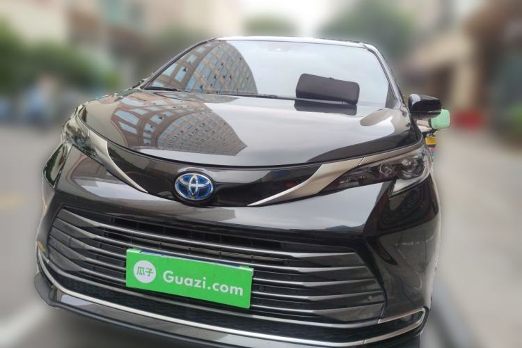 Used Toyota SIENNA 2021 2.5L Hybrid Premium Edition Front