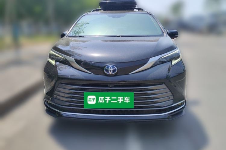 Used Toyota SIENNA 2021 2.5L Hybrid Luxury Edition Front