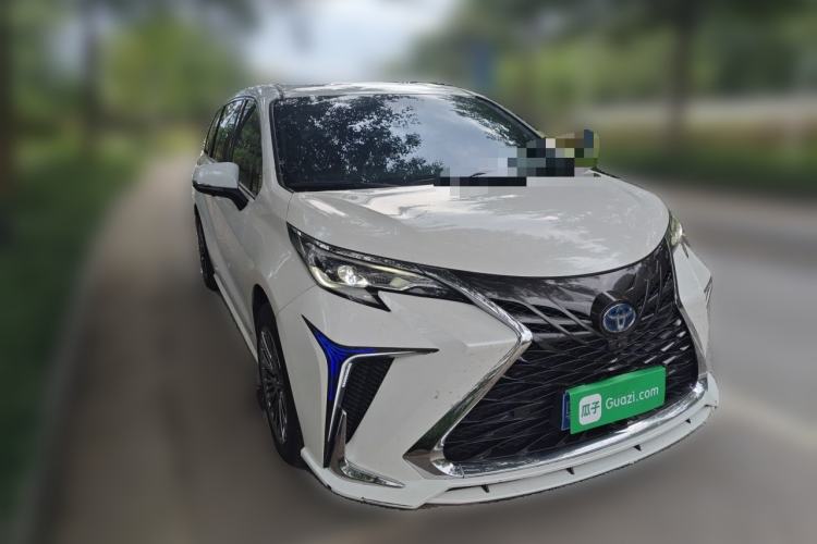 Used Toyota SIENNA 2021 2.5L Hybrid Comfort Edition Front Right 45 Deg
