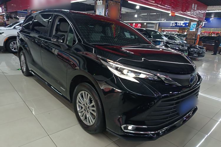 Used Toyota SIENNA 2021 2.5L Hybrid Comfort Edition Front Right 45 Deg