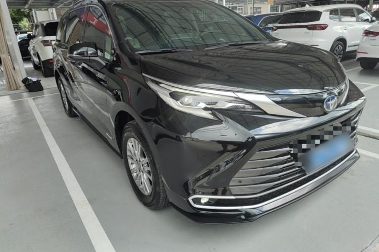 Used Toyota SIENNA 2021 2.5L Hybrid Luxury Edition Front Right 45 Deg