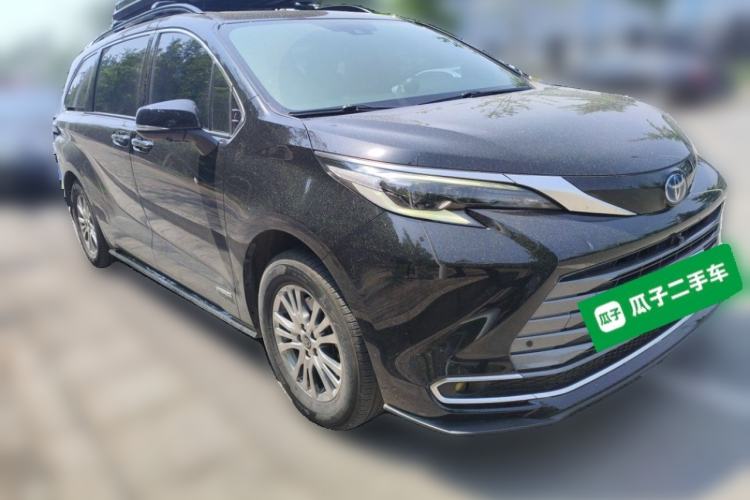 Used Toyota SIENNA 2021 2.5L Hybrid Luxury Edition Front Right 45 Deg