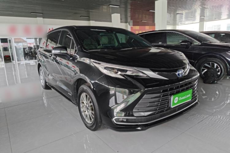 Used Toyota SIENNA 2021 2.5L Hybrid Luxury Edition Front Right 45 Deg