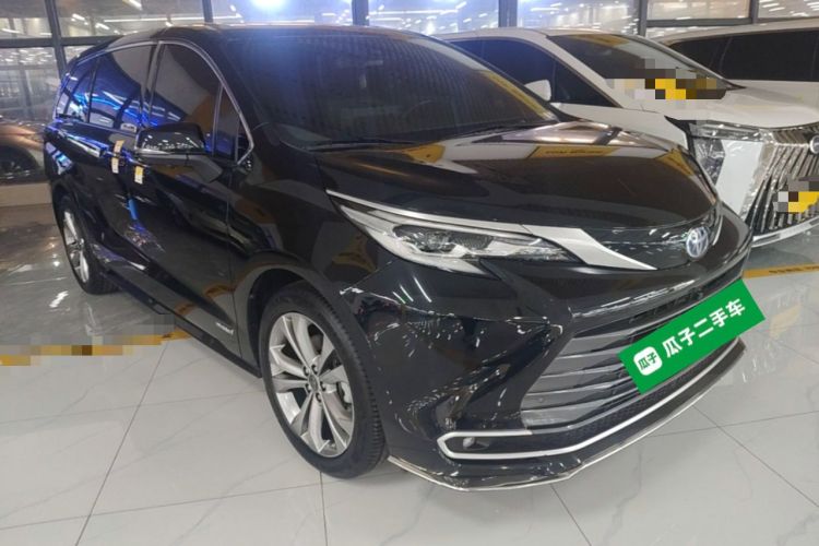 Used Toyota SIENNA 2021 2.5L Hybrid Premium Edition Front Right 45 Deg
