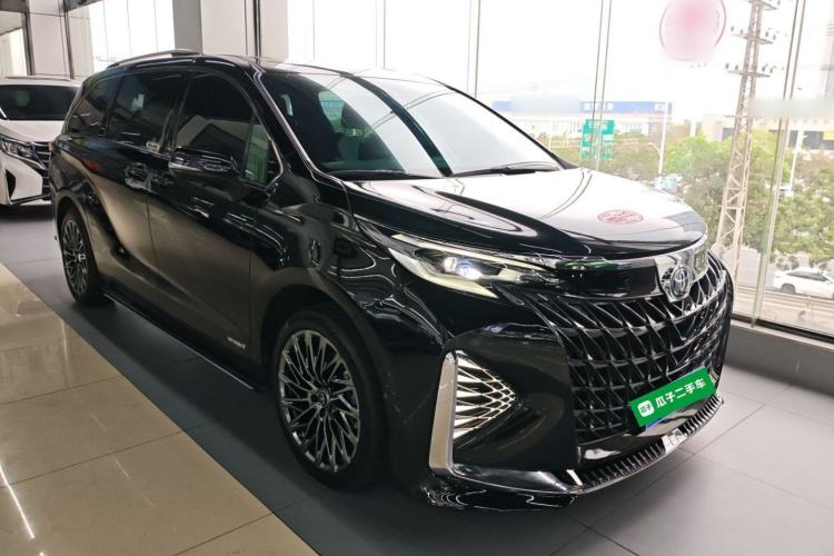 Used Toyota SIENNA 2021 2.5L Hybrid Comfort Edition Front Right 45 Deg