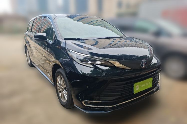 Used Toyota SIENNA 2021 2.5L Hybrid Comfort Edition Front Right 45 Deg
