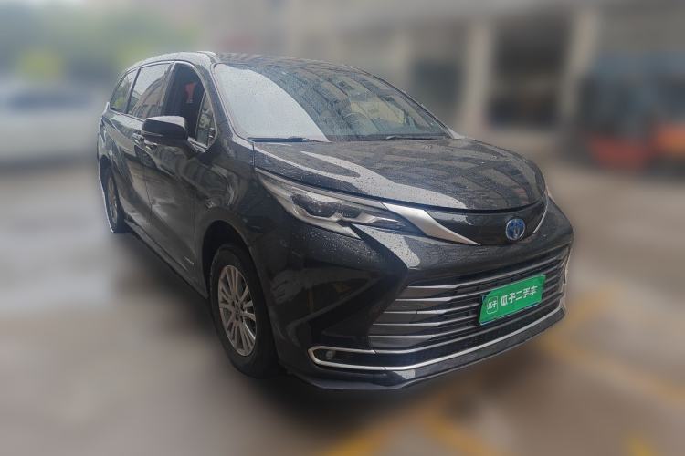 Used Toyota SIENNA 2021 2.5L Hybrid Luxury Edition Front Right 45 Deg