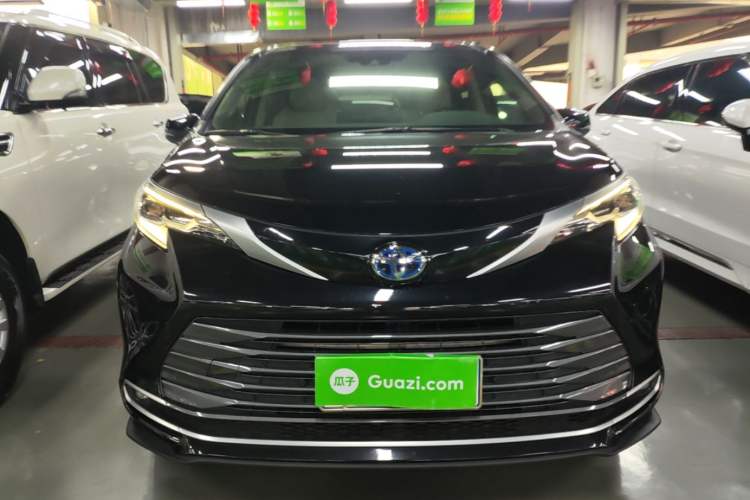 Used Toyota SIENNA 2021 2.5L Hybrid Ultimate Edition Front
