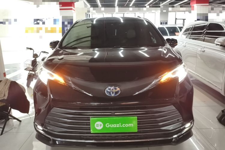 Used Toyota SIENNA 2021 2.5L Hybrid Comfort Edition Front