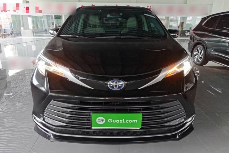 Used Toyota SIENNA 2021 2.5L Hybrid Luxury Edition Front