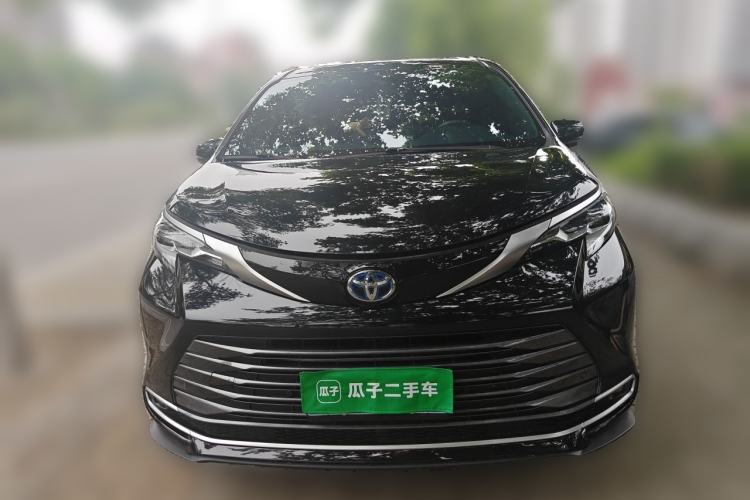 Used Toyota SIENNA 2021 2.5L Hybrid Premium Edition Front
