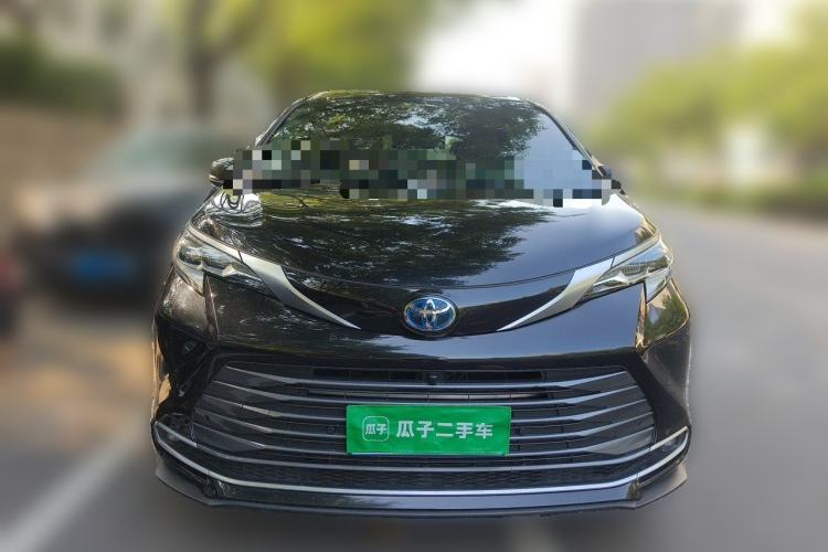 Used Toyota SIENNA 2021 2.5L Hybrid Luxury Edition Front