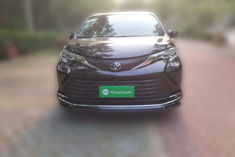 Used Toyota SIENNA 2021 2.5L Hybrid Comfort Edition Front