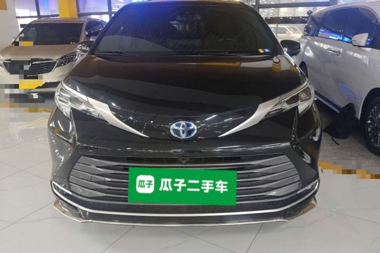 Used Toyota SIENNA 2021 2.5L Hybrid Premium Edition Front