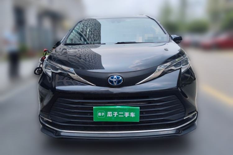 Used Toyota SIENNA 2021 2.5L Hybrid Comfort Edition Front