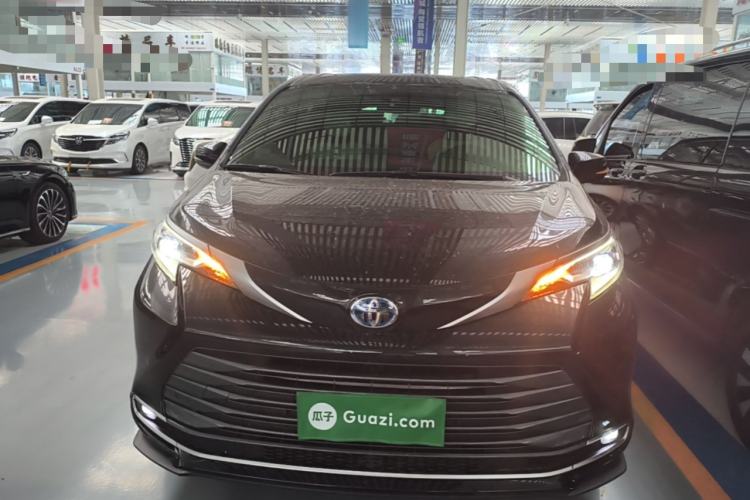 Used Toyota SIENNA 2021 2.5L Hybrid Luxury Edition Front