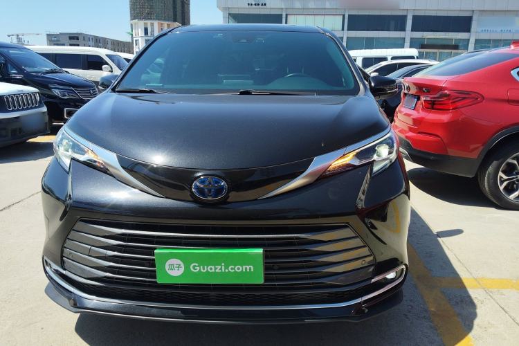 Used Toyota SIENNA 2021 2.5L Hybrid Premium Edition Front