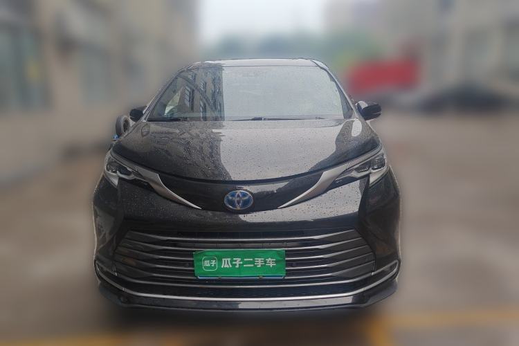 Used Toyota SIENNA 2021 2.5L Hybrid Luxury Edition Front