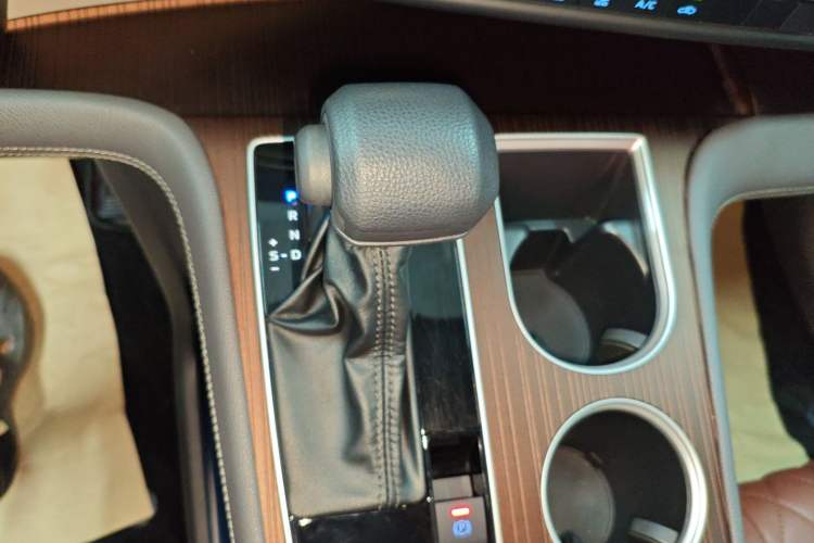 Used Toyota SIENNA 2021 2.5L Hybrid Comfort Edition Gear Lever