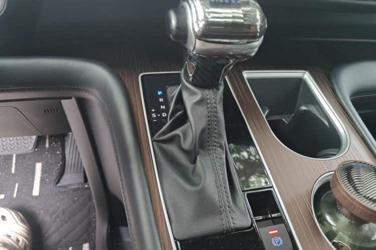 Used Toyota SIENNA 2021 2.5L Hybrid Comfort Edition Gear Lever