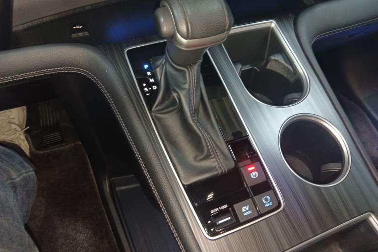 Used Toyota SIENNA 2021 2.5L Hybrid Premium Edition Gear Lever