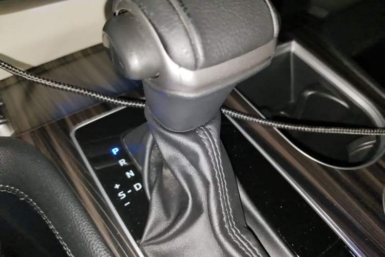 Used Toyota SIENNA 2021 2.5L Hybrid Ultimate Edition Gear Lever