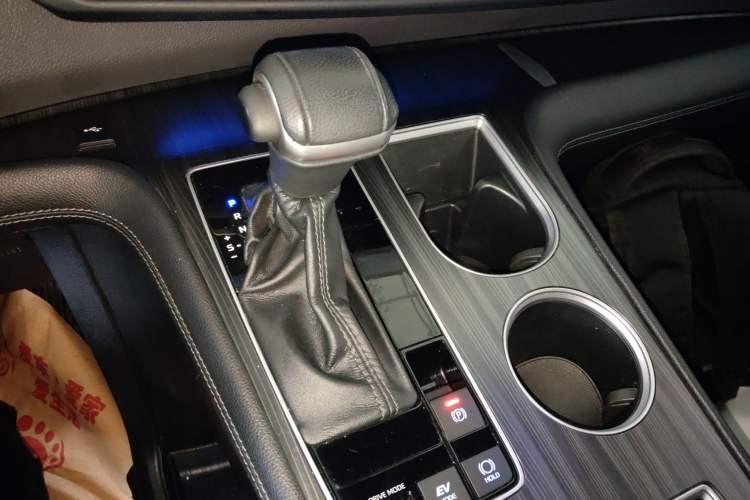 Used Toyota SIENNA 2021 2.5L Hybrid Premium Edition Gear Lever