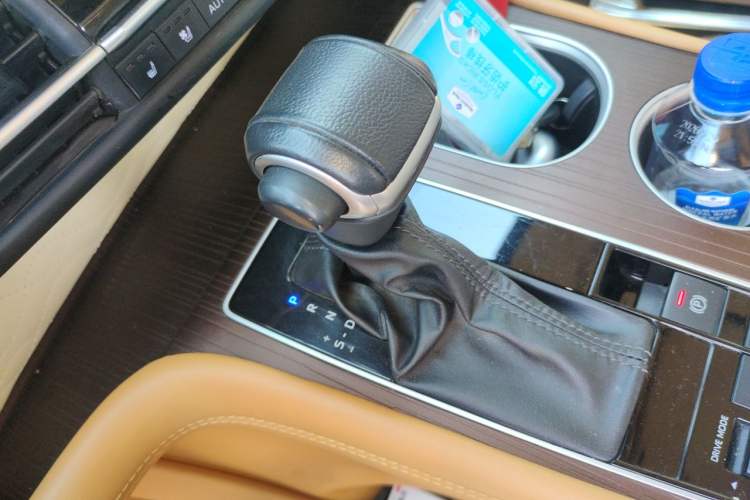 Used Toyota SIENNA 2021 2.5L Hybrid Luxury Edition Gear Lever