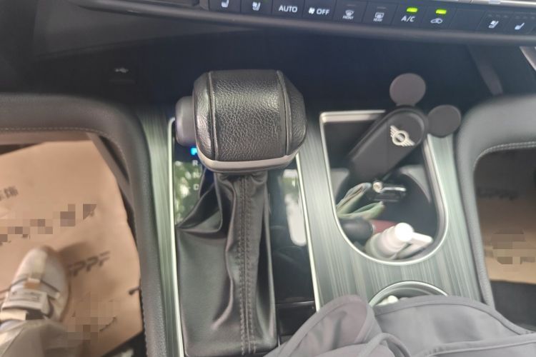 Used Toyota SIENNA 2021 2.5L Hybrid Premium Edition Gear Lever