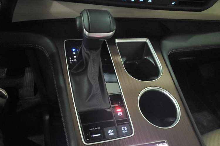 Used Toyota SIENNA 2021 2.5L Hybrid Luxury Edition Gear Lever