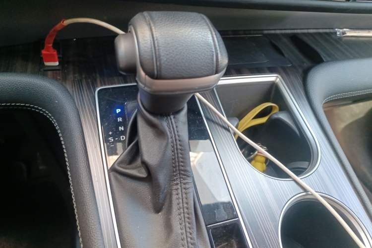 Used Toyota SIENNA 2021 2.5L Hybrid Platinum Edition Gear Lever