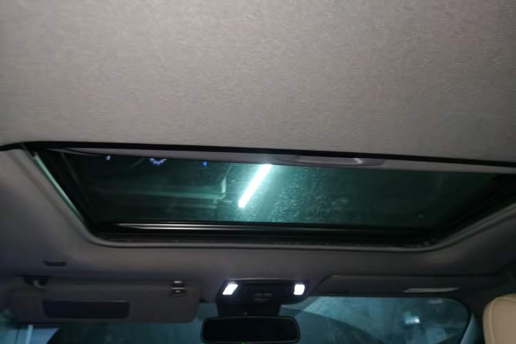 Used Toyota SIENNA 2021 2.5L Hybrid Premium Edition Headliner