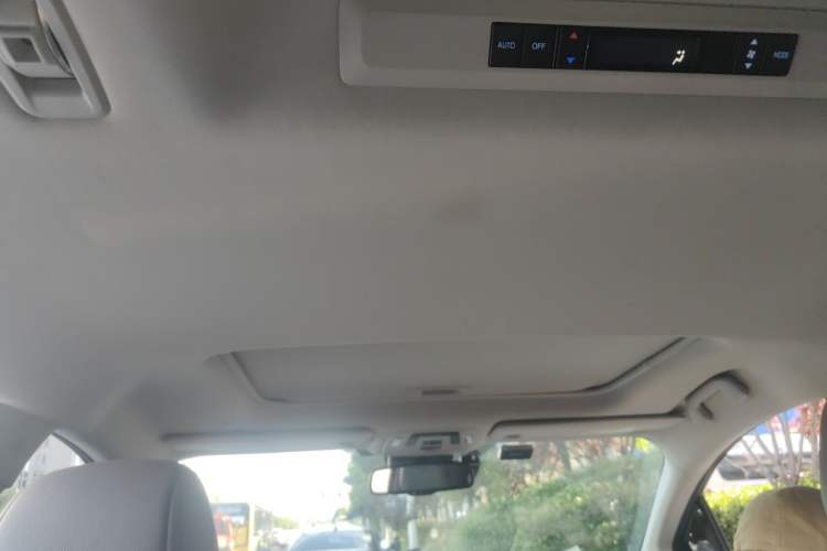 Used Toyota SIENNA 2021 2.5L Hybrid Luxury Edition Headliner