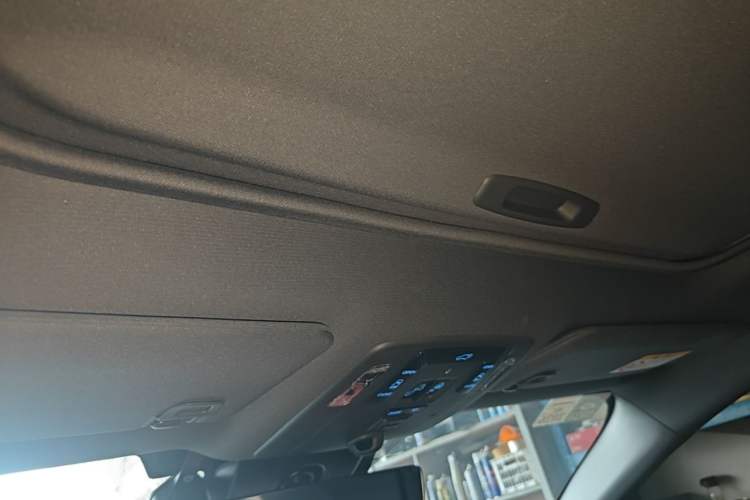 Used Toyota SIENNA 2021 2.5L Hybrid Platinum Edition Headliner