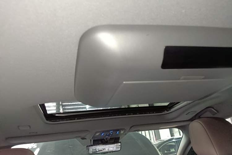 Used Toyota SIENNA 2021 2.5L Hybrid Platinum Edition Headliner