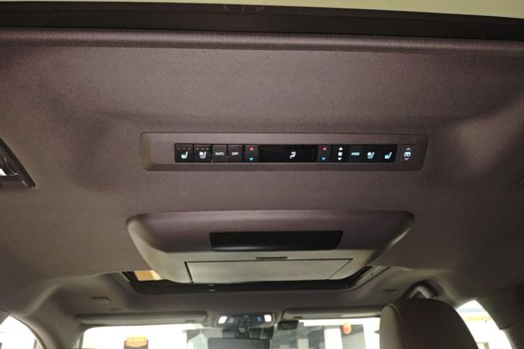 Used Toyota SIENNA 2021 2.5L Hybrid Platinum Edition Headliner