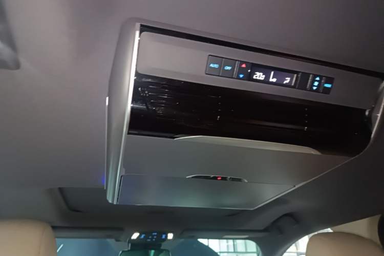 Used Toyota SIENNA 2021 2.5L Hybrid Luxury Edition Headliner