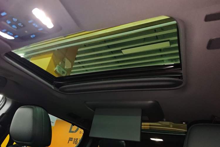 Used Toyota SIENNA 2021 2.5L Hybrid Platinum Edition Headliner